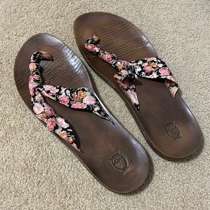 🆕 NWOT High-Quality Distressed Sandals | Brown Flip-Flops, Pink Floral Straps